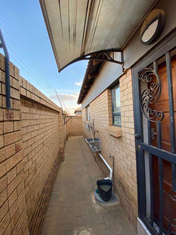 To Let 3 Bedroom Property for Rent in Baillie Park North West
